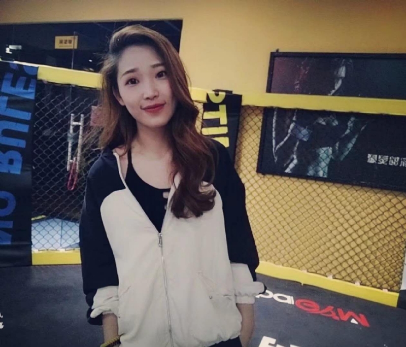 平ling的第三张照片--马尾红颜知己交友网